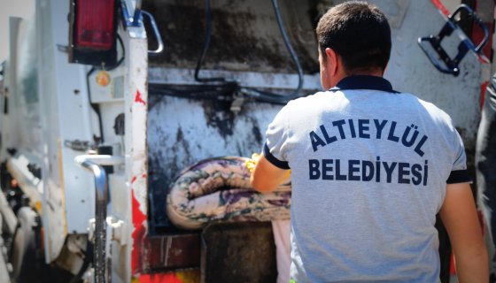 ALTIEYLÜL’DE EKİPLER TAM KADRO SAHADA
